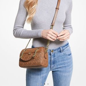 🎄AVAILABLE! SALE🎄Michael Kors Blaire Xs Satchel crossbody